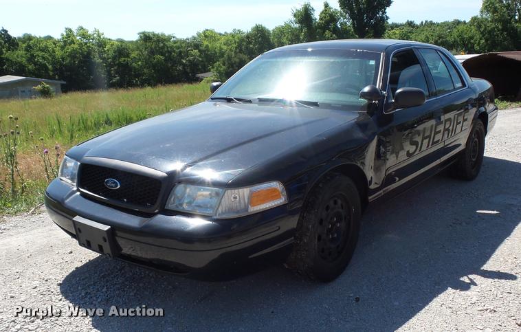 image for item DJ9564 2006 Ford Crown Victoria Police Interceptor