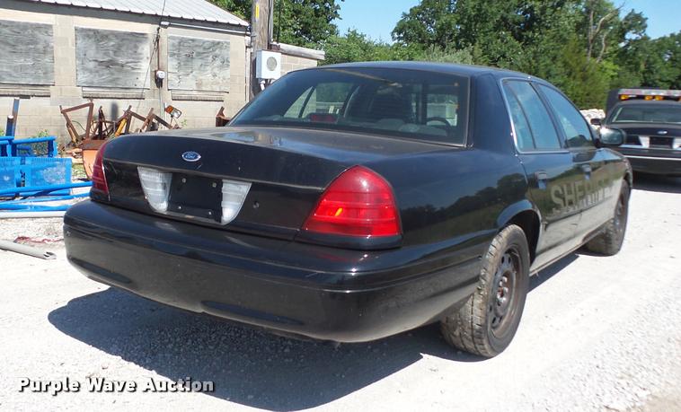 image for item DJ9564 2006 Ford Crown Victoria Police Interceptor