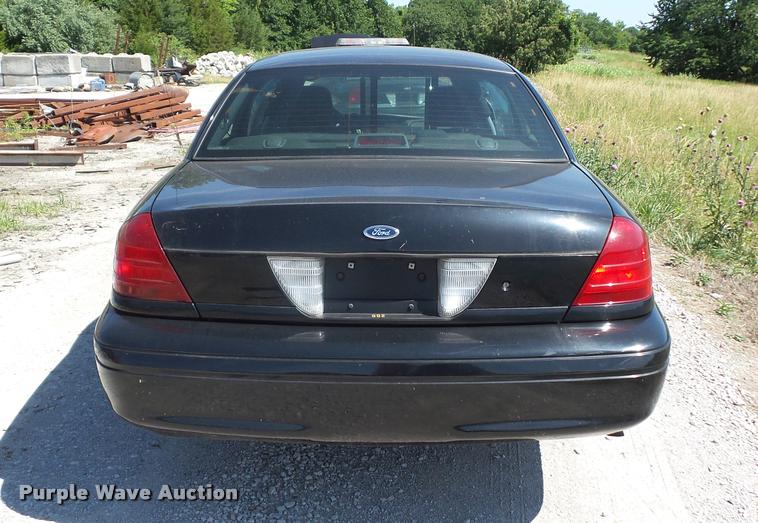 image for item DJ9564 2006 Ford Crown Victoria Police Interceptor
