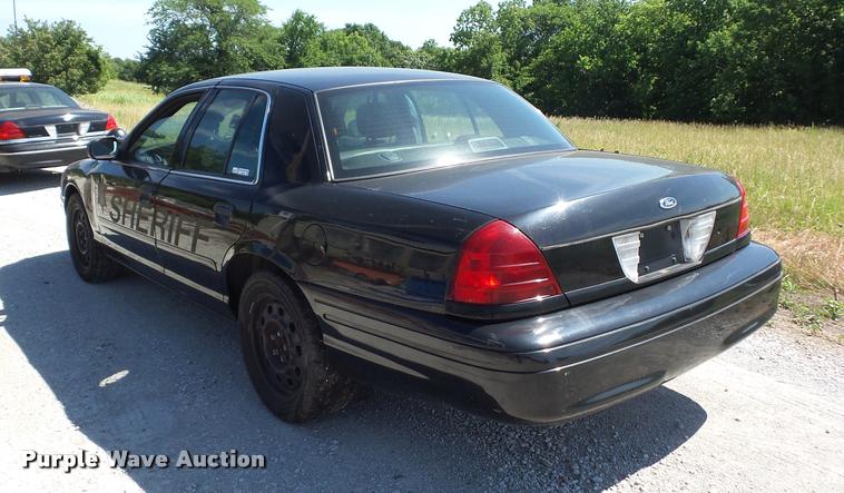 image for item DJ9564 2006 Ford Crown Victoria Police Interceptor