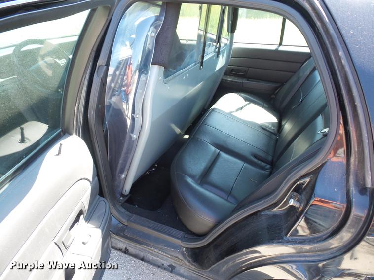 image for item DJ9564 2006 Ford Crown Victoria Police Interceptor