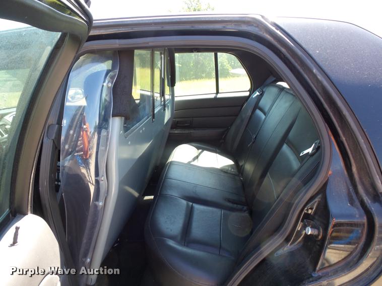 image for item DJ9564 2006 Ford Crown Victoria Police Interceptor