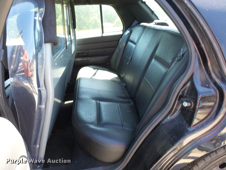 image for item DJ9564 2006 Ford Crown Victoria Police Interceptor