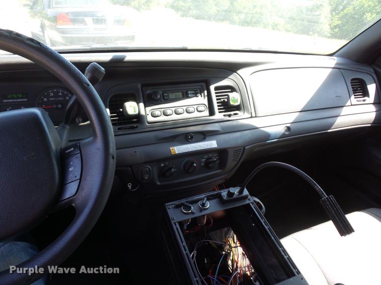 image for item DJ9564 2006 Ford Crown Victoria Police Interceptor