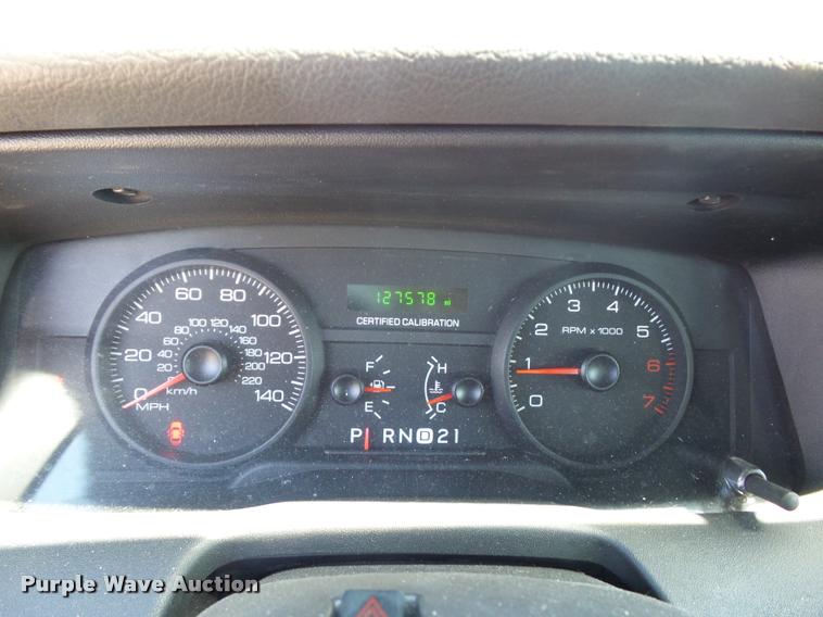 image for item DJ9564 2006 Ford Crown Victoria Police Interceptor