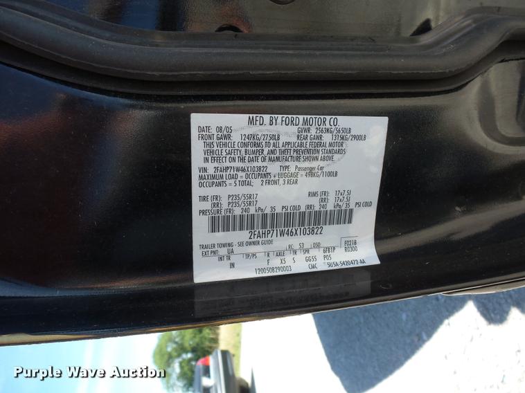 image for item DJ9564 2006 Ford Crown Victoria Police Interceptor