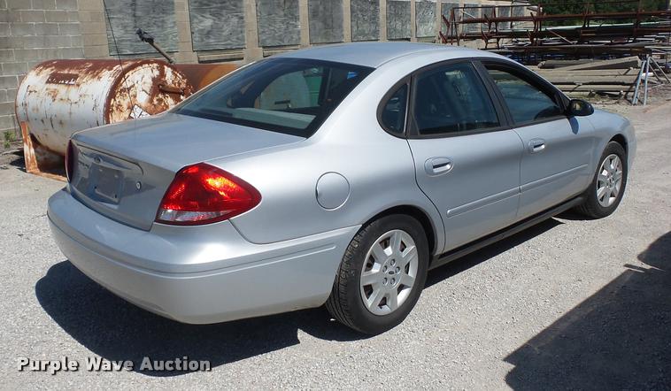 image for item DJ9567 2007 Ford Taurus