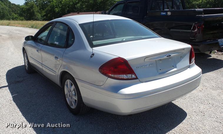 image for item DJ9567 2007 Ford Taurus