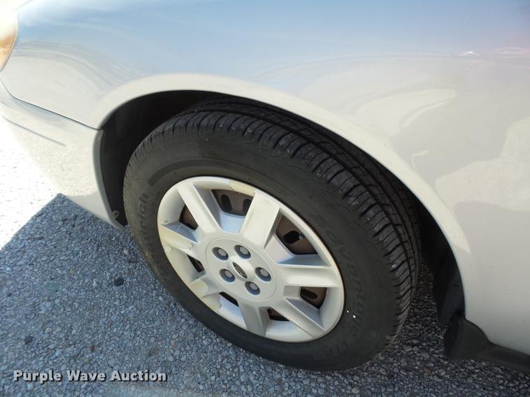 image for item DJ9567 2007 Ford Taurus