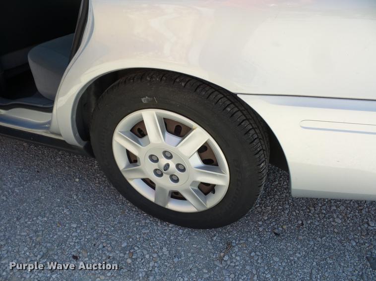 image for item DJ9567 2007 Ford Taurus