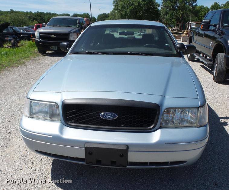 image for item DJ9568 2005 Ford Crown Victoria Police Interceptor