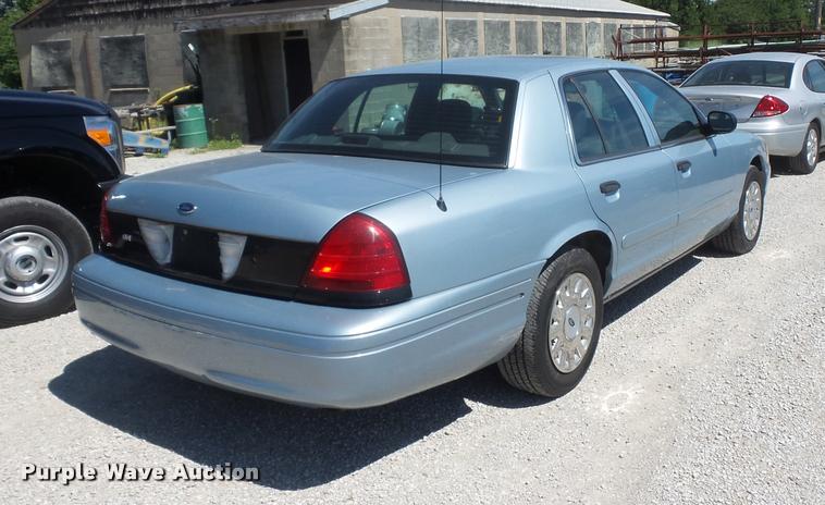 image for item DJ9568 2005 Ford Crown Victoria Police Interceptor