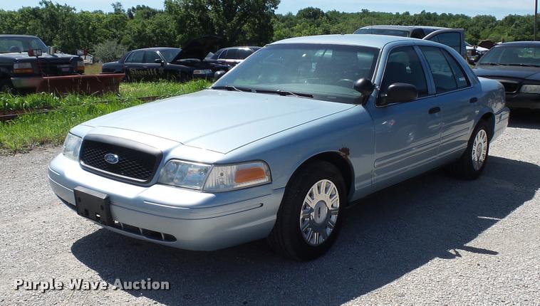 image for item DJ9568 2005 Ford Crown Victoria Police Interceptor