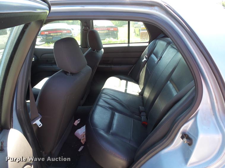 image for item DJ9568 2005 Ford Crown Victoria Police Interceptor