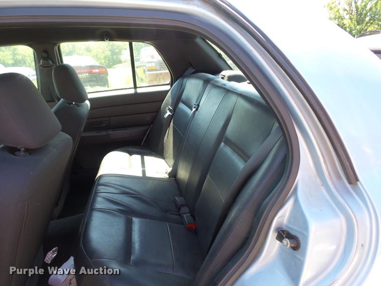 image for item DJ9568 2005 Ford Crown Victoria Police Interceptor