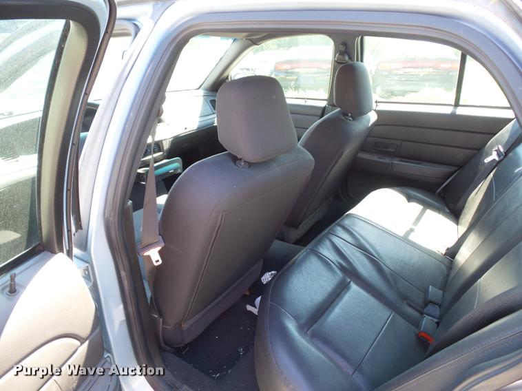 image for item DJ9568 2005 Ford Crown Victoria Police Interceptor