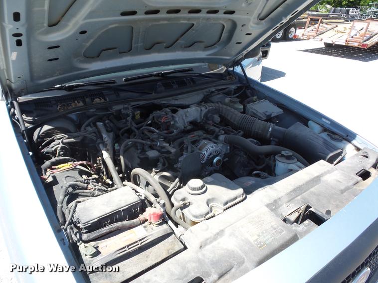 image for item DJ9568 2005 Ford Crown Victoria Police Interceptor