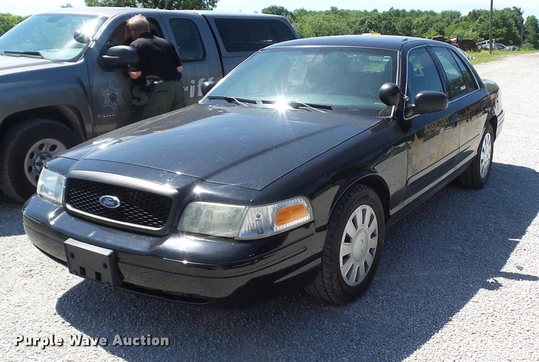 image for item DJ9569 2006 Ford Crown Victoria Police Interceptor