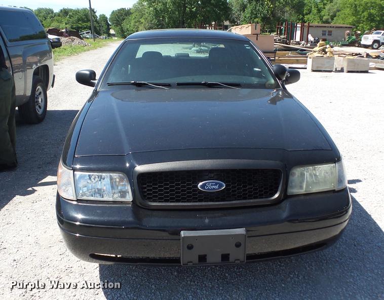 image for item DJ9569 2006 Ford Crown Victoria Police Interceptor