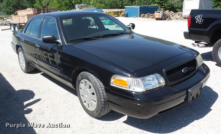 image for item DJ9569 2006 Ford Crown Victoria Police Interceptor