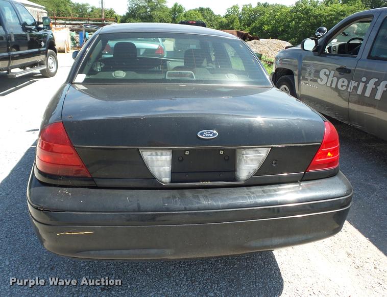 image for item DJ9569 2006 Ford Crown Victoria Police Interceptor