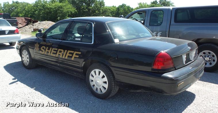 image for item DJ9569 2006 Ford Crown Victoria Police Interceptor