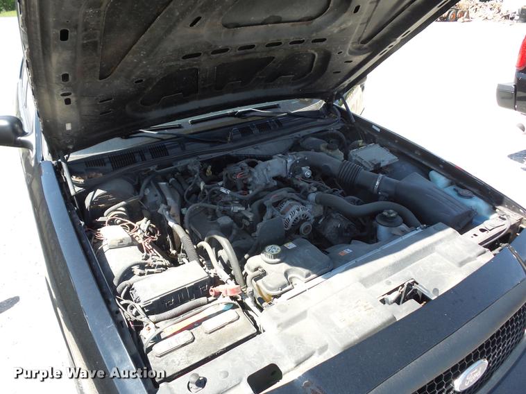 image for item DJ9569 2006 Ford Crown Victoria Police Interceptor