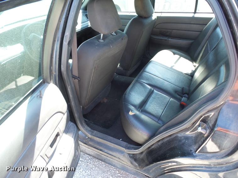 image for item DJ9569 2006 Ford Crown Victoria Police Interceptor