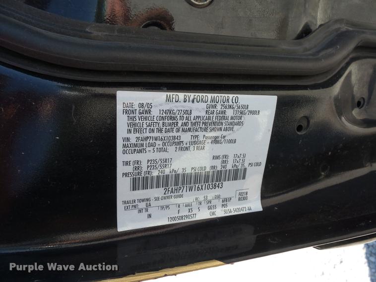 image for item DJ9569 2006 Ford Crown Victoria Police Interceptor