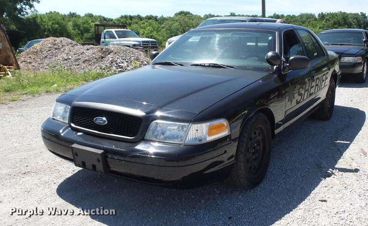 image for item DJ9570 2006 Ford Crown Victoria Police Interceptor