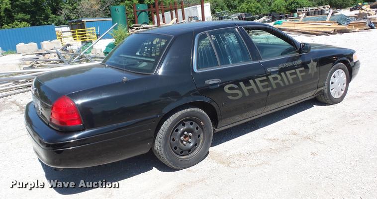 image for item DJ9570 2006 Ford Crown Victoria Police Interceptor
