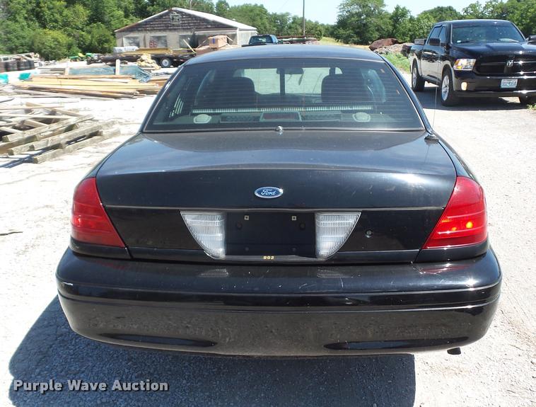 image for item DJ9570 2006 Ford Crown Victoria Police Interceptor