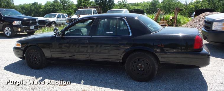 image for item DJ9570 2006 Ford Crown Victoria Police Interceptor