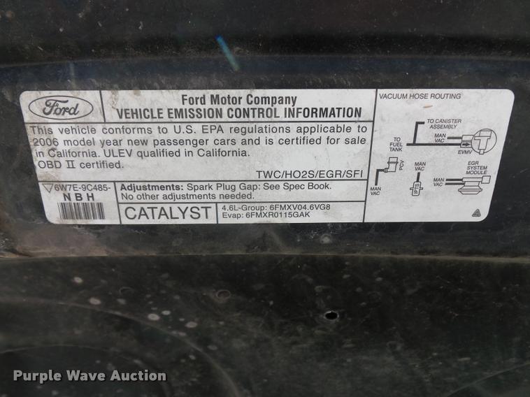 image for item DJ9570 2006 Ford Crown Victoria Police Interceptor