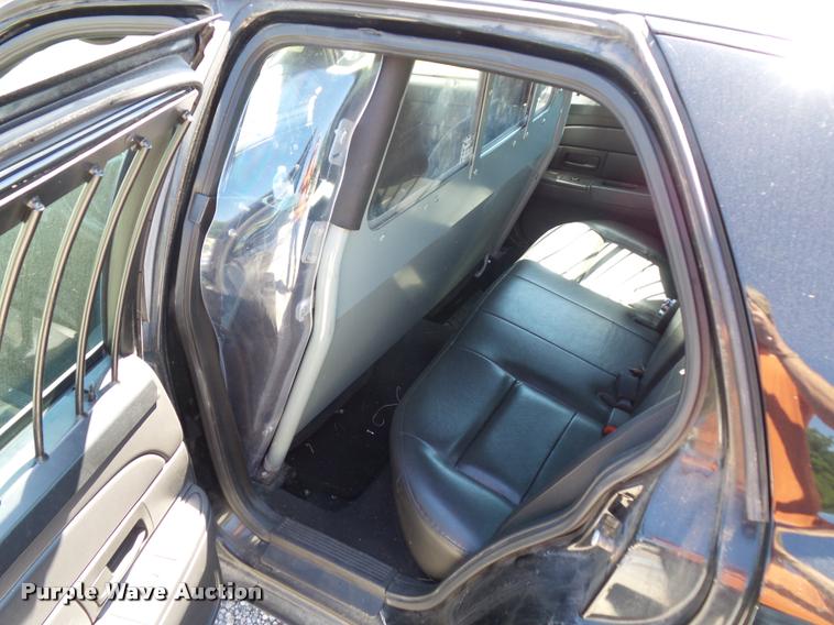 image for item DJ9570 2006 Ford Crown Victoria Police Interceptor