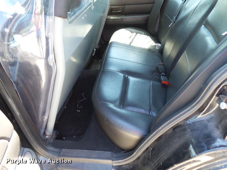 image for item DJ9570 2006 Ford Crown Victoria Police Interceptor