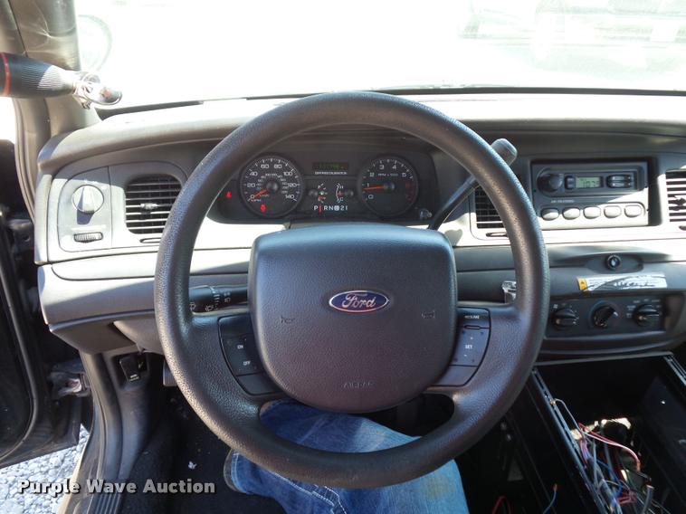 image for item DJ9570 2006 Ford Crown Victoria Police Interceptor