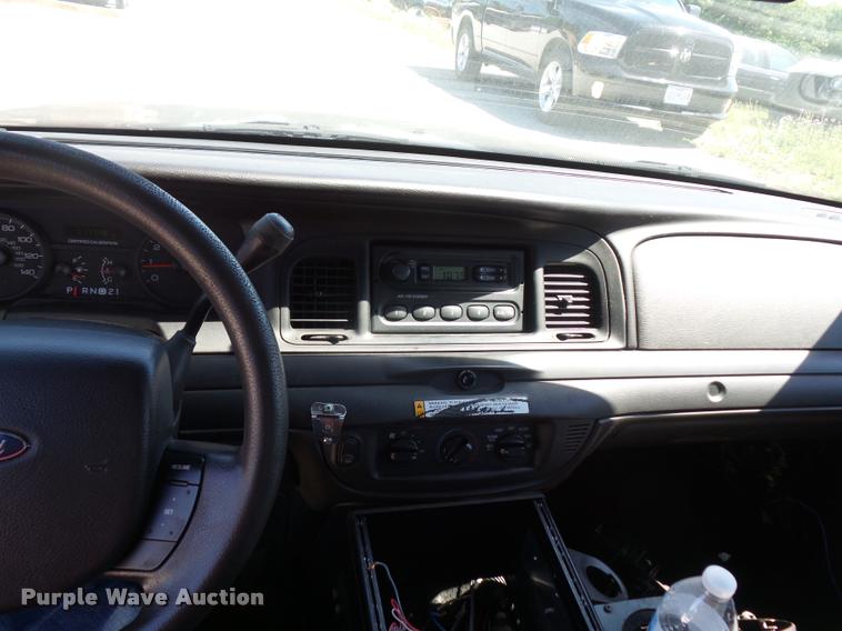 image for item DJ9570 2006 Ford Crown Victoria Police Interceptor