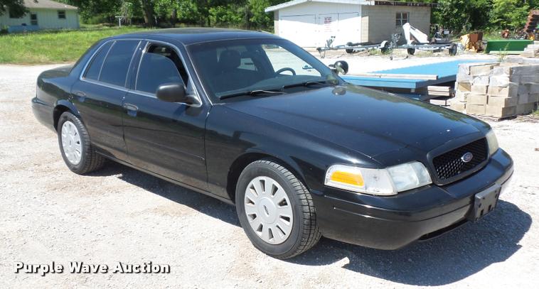 image for item DJ9571 2006 Ford Crown Victoria Police Interceptor