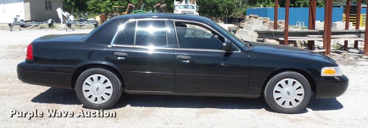 image for item DJ9571 2006 Ford Crown Victoria Police Interceptor