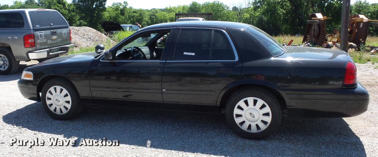 image for item DJ9571 2006 Ford Crown Victoria Police Interceptor