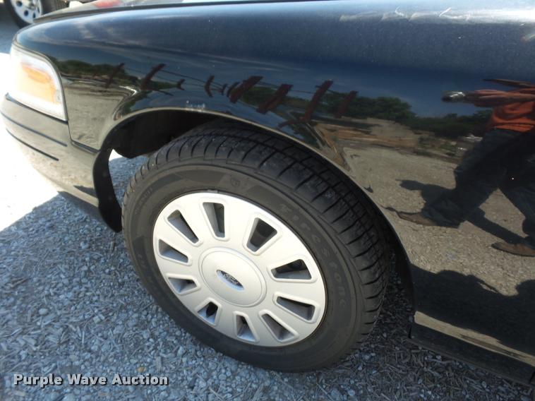 image for item DJ9571 2006 Ford Crown Victoria Police Interceptor