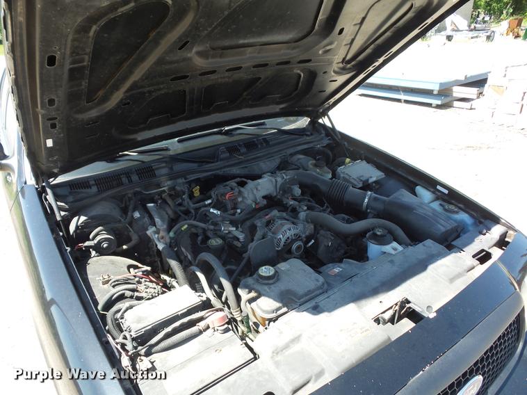 image for item DJ9571 2006 Ford Crown Victoria Police Interceptor