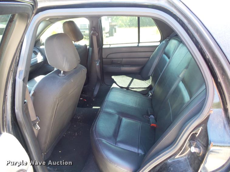image for item DJ9571 2006 Ford Crown Victoria Police Interceptor