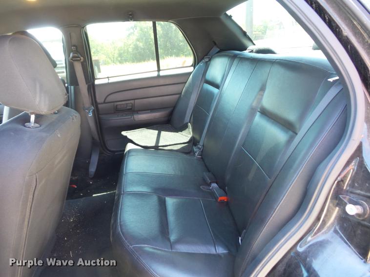 image for item DJ9571 2006 Ford Crown Victoria Police Interceptor