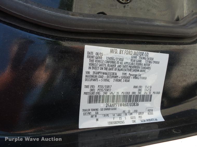 image for item DJ9571 2006 Ford Crown Victoria Police Interceptor