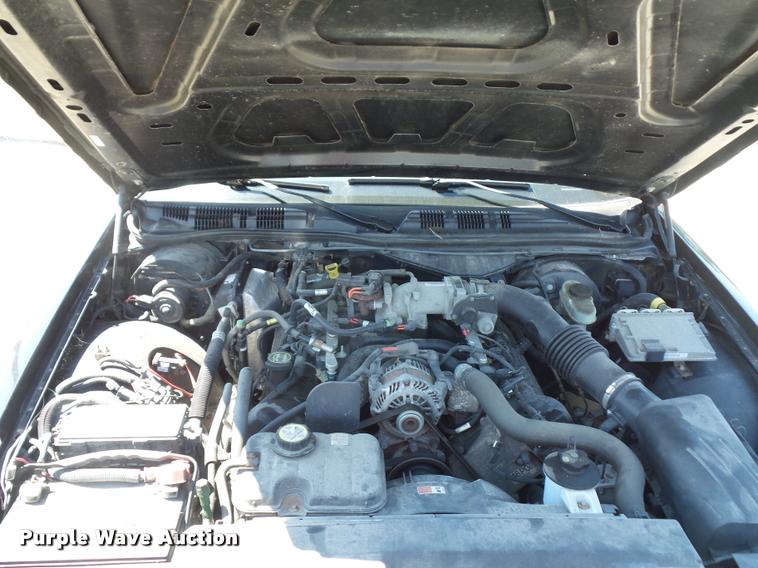 image for item DJ9571 2006 Ford Crown Victoria Police Interceptor