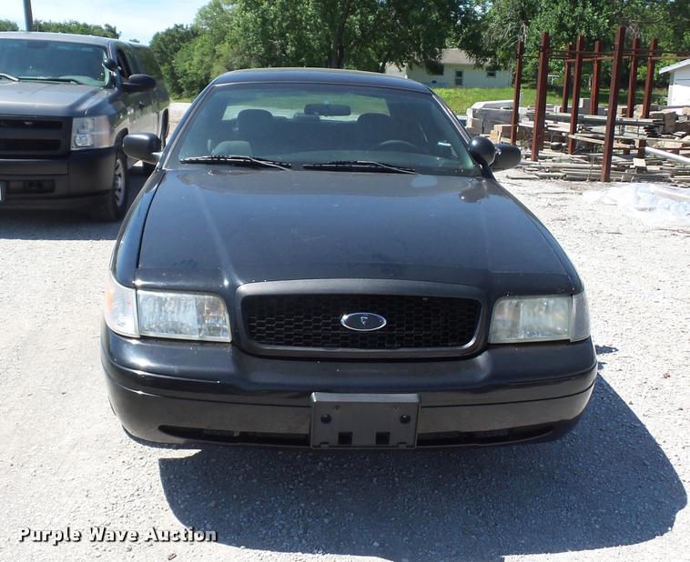 image for item DJ9572 2006 Ford Crown Victoria Police Interceptor