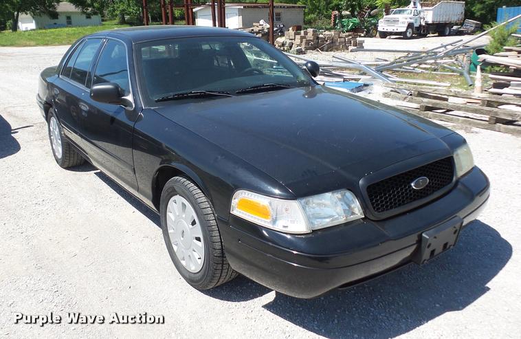 image for item DJ9572 2006 Ford Crown Victoria Police Interceptor