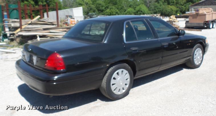 image for item DJ9572 2006 Ford Crown Victoria Police Interceptor